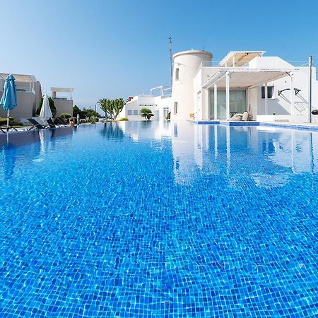 Blue Diamond Beach Villas Пафос Екстер'єр фото