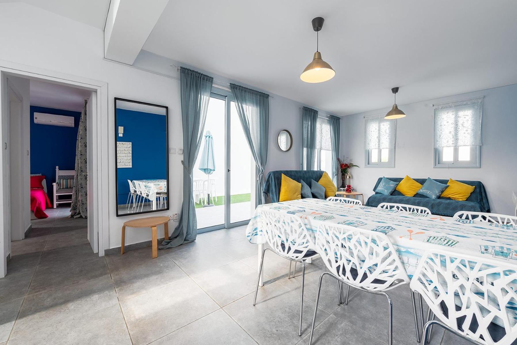 Blue Diamond Beach Villas Пафос Екстер'єр фото