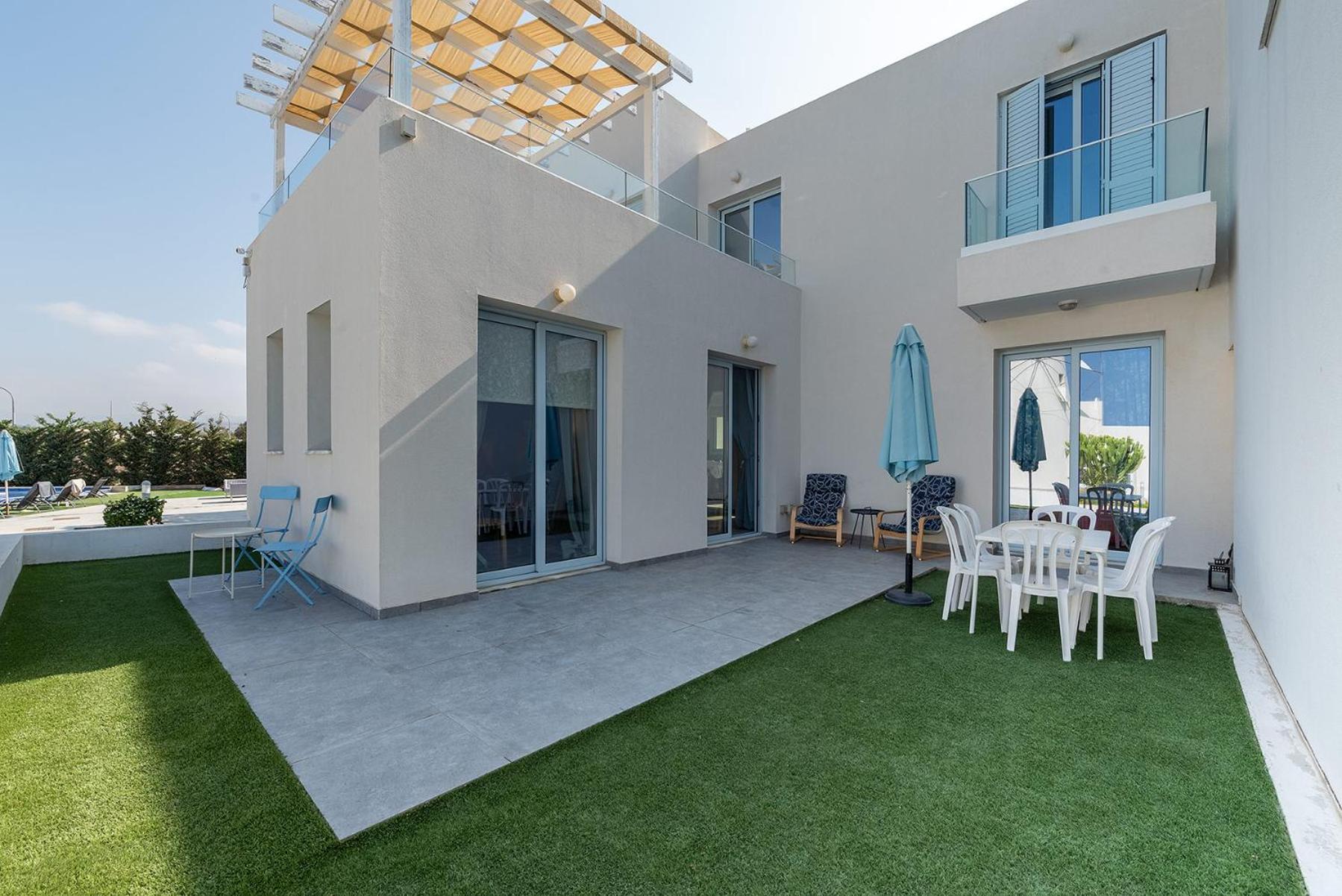 Blue Diamond Beach Villas Пафос Екстер'єр фото