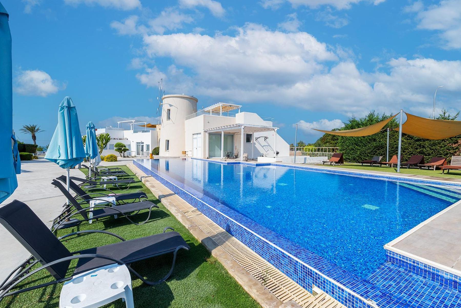 Blue Diamond Beach Villas Пафос Екстер'єр фото