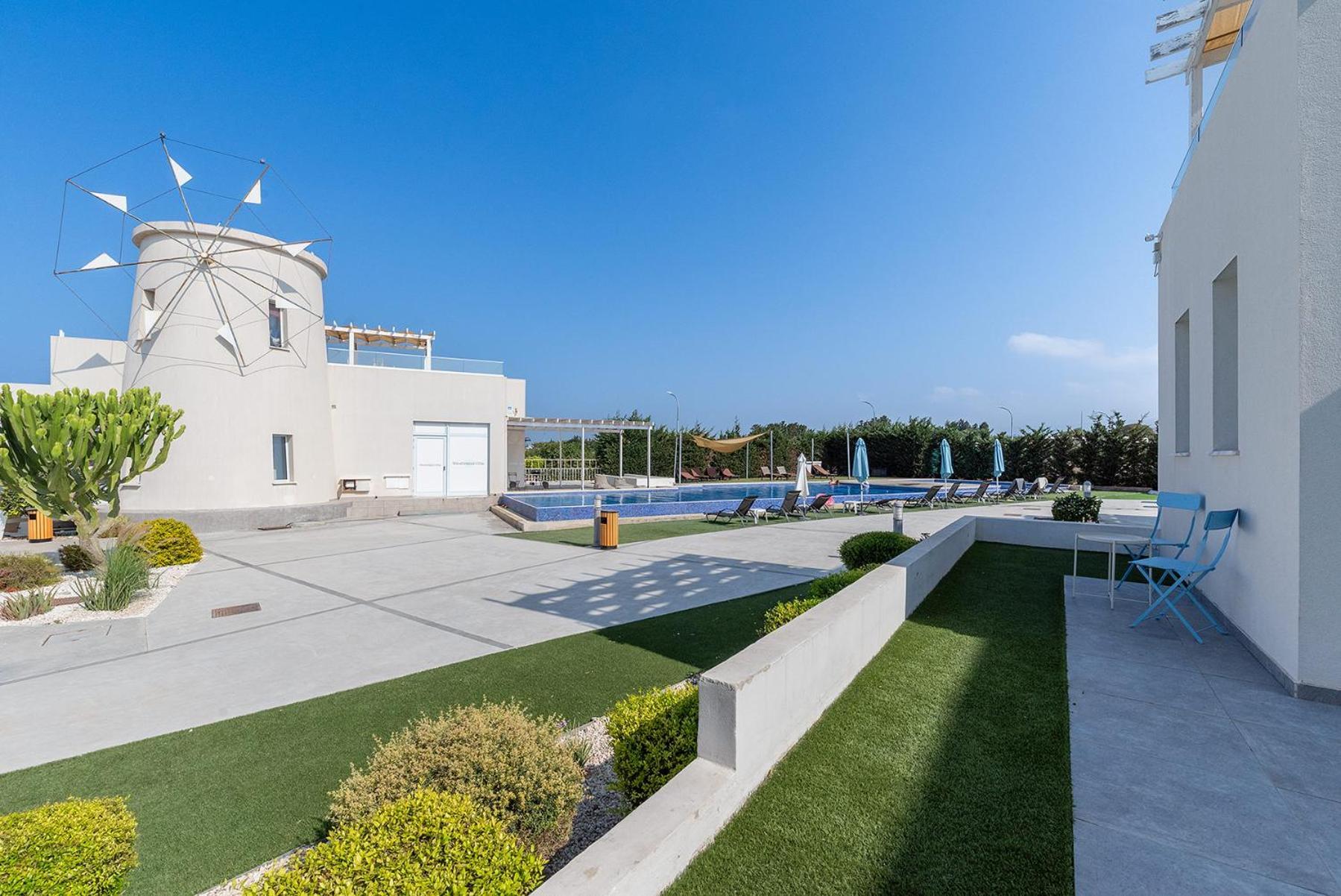 Blue Diamond Beach Villas Пафос Екстер'єр фото