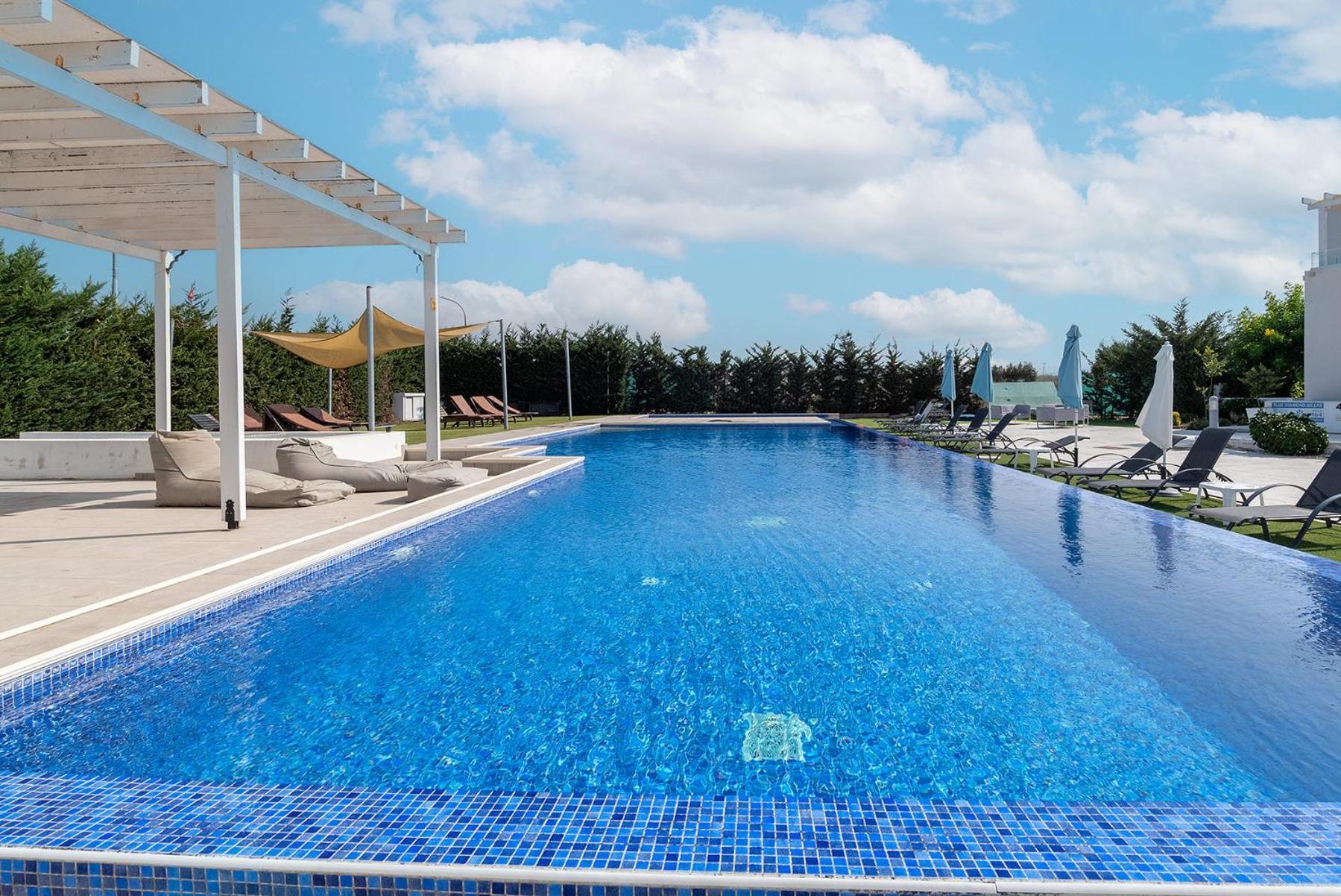 Blue Diamond Beach Villas Пафос Екстер'єр фото