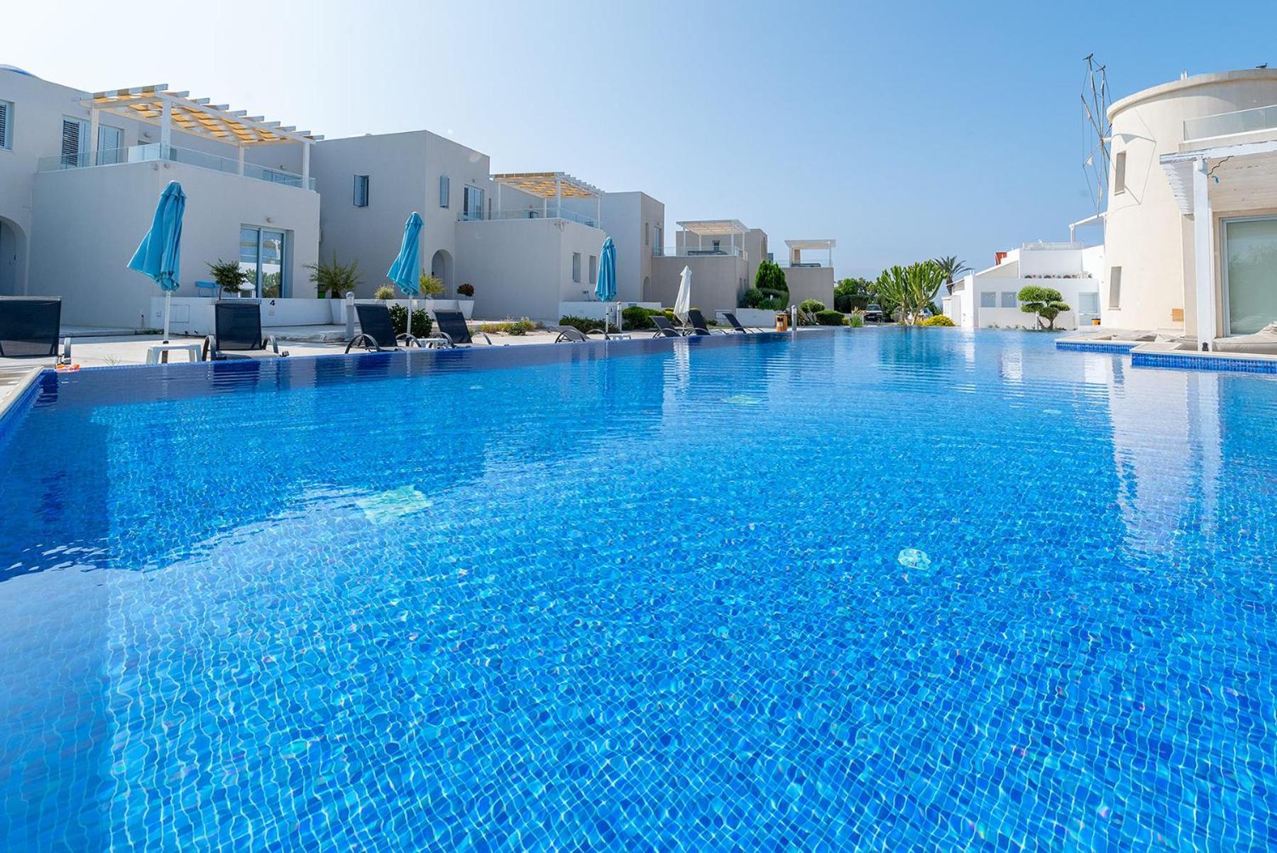 Blue Diamond Beach Villas Пафос Екстер'єр фото