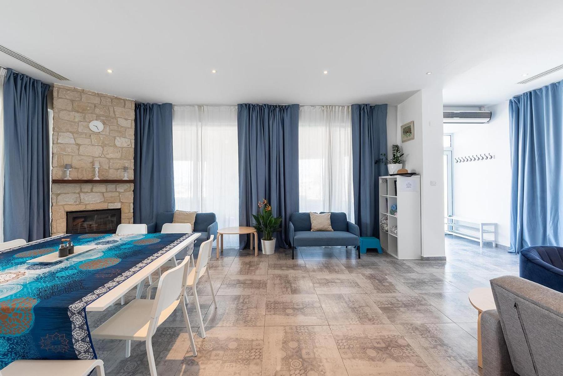 Blue Diamond Beach Villas Пафос Екстер'єр фото