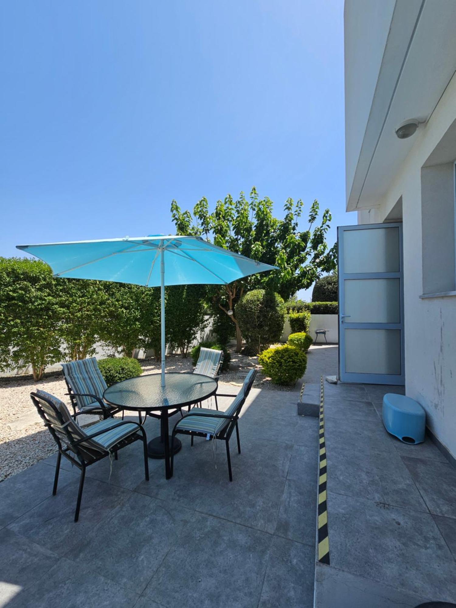 Blue Diamond Beach Villas Пафос Екстер'єр фото