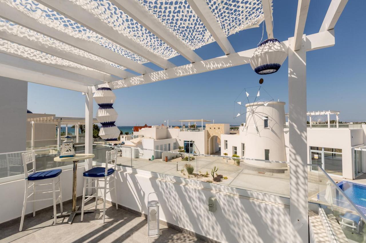 Blue Diamond Beach Villas Пафос Екстер'єр фото