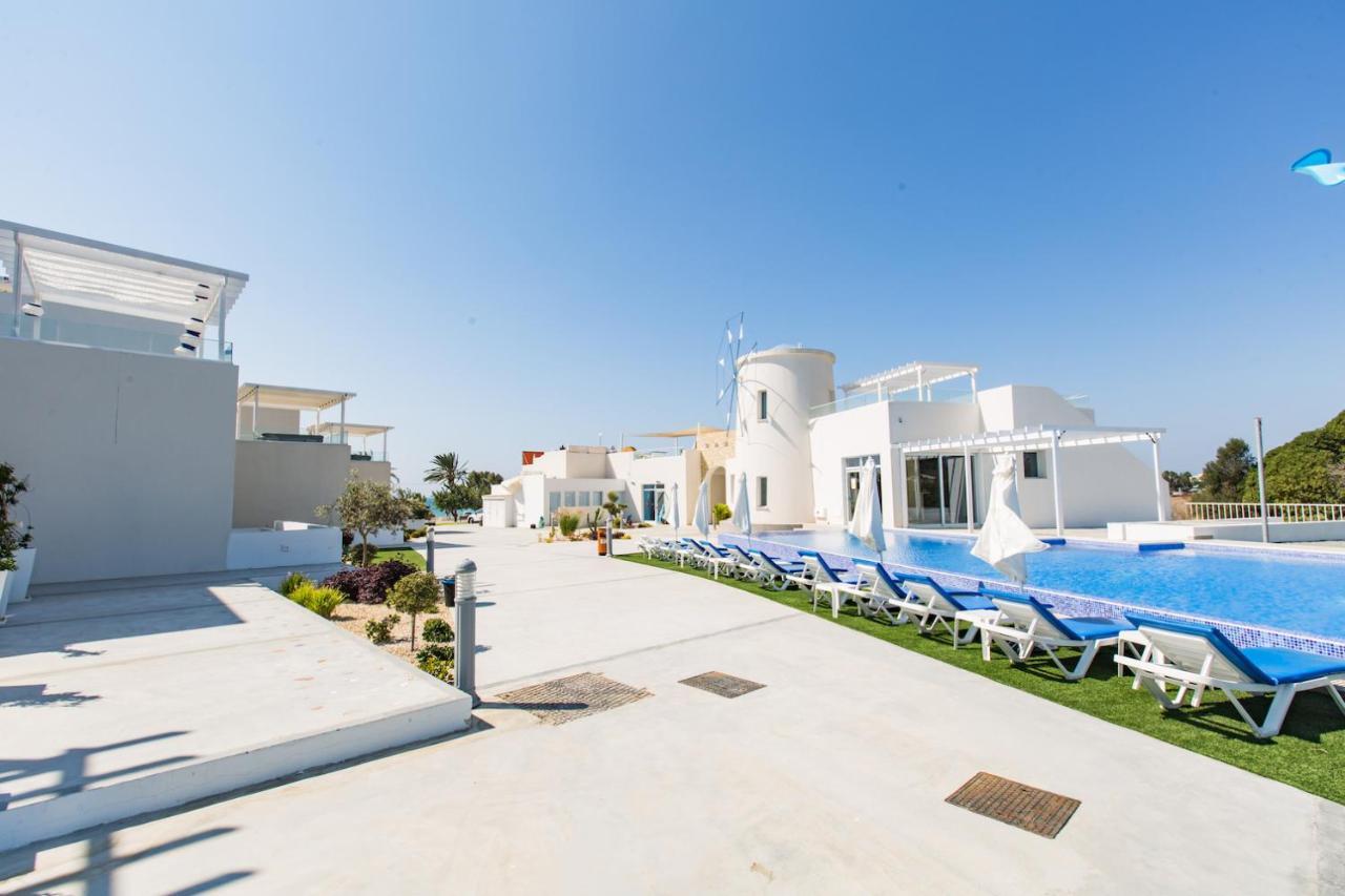 Blue Diamond Beach Villas Пафос Екстер'єр фото