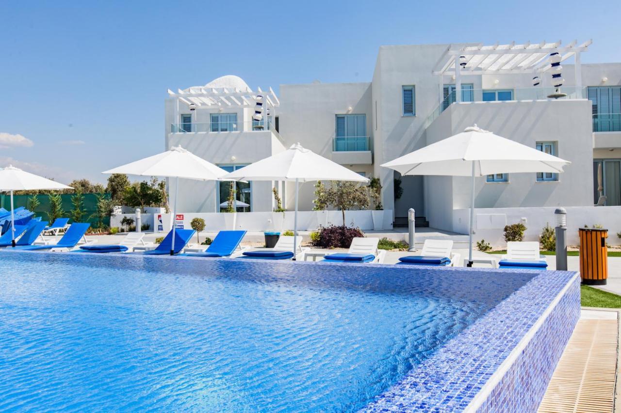Blue Diamond Beach Villas Пафос Екстер'єр фото