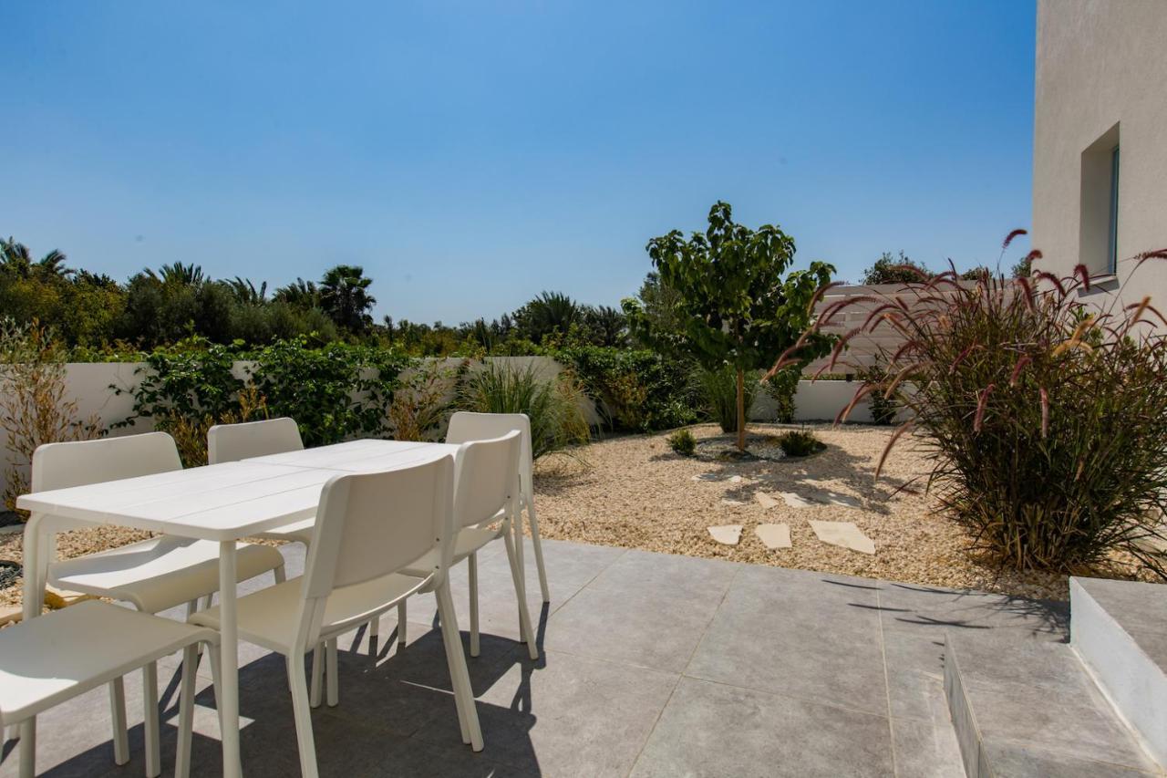 Blue Diamond Beach Villas Пафос Екстер'єр фото