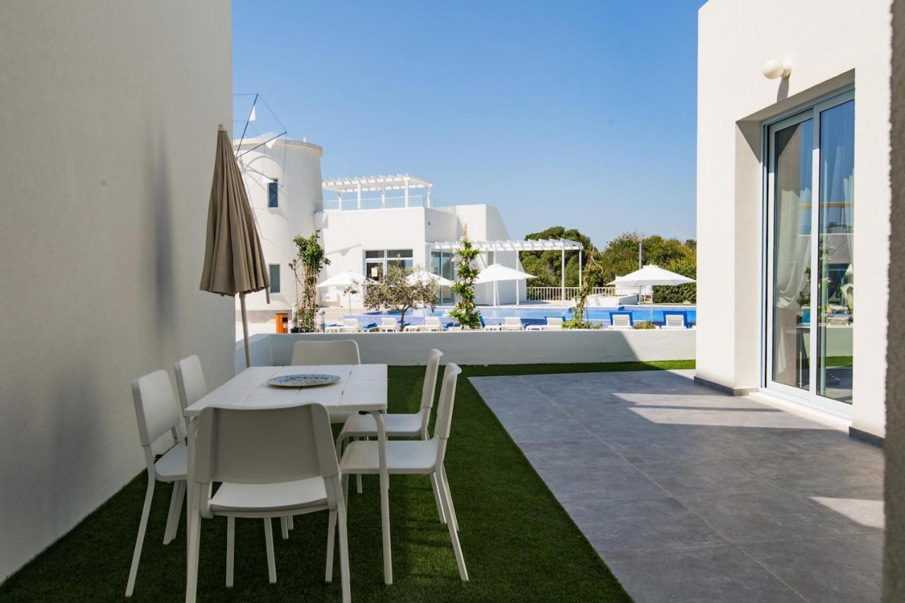 Blue Diamond Beach Villas Пафос Екстер'єр фото