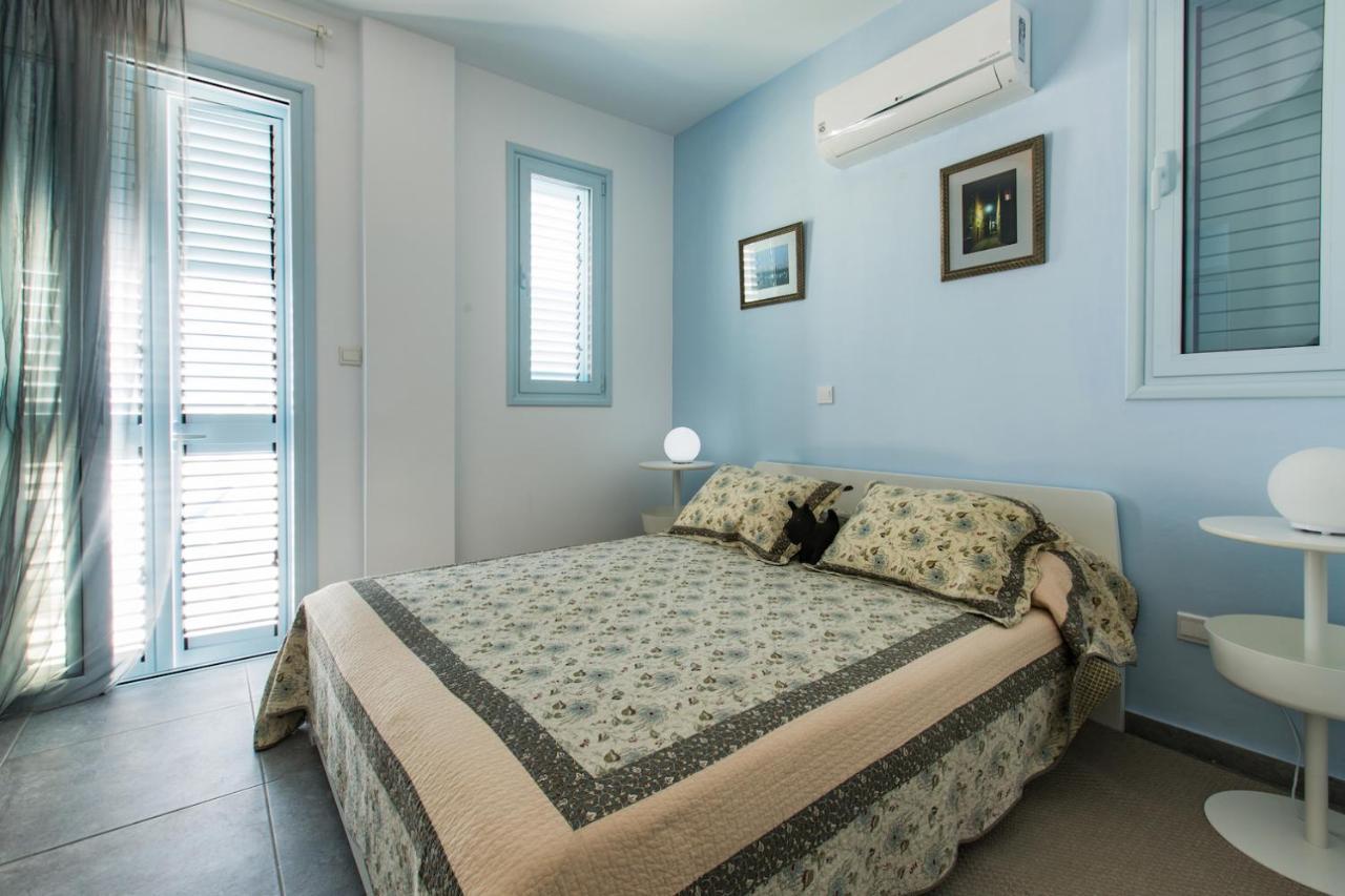 Blue Diamond Beach Villas Пафос Екстер'єр фото